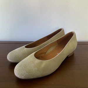ARA Shoes Bella ballet flat Size 7 Colour wheat